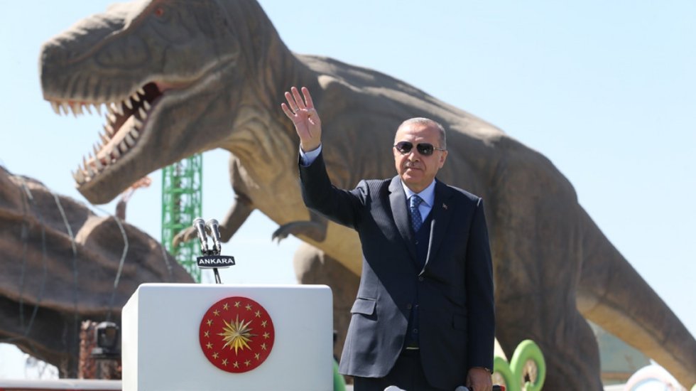 Erdoğan'dan Melih Gökçek'e teşekkür, Mansur Yavaş'a 'sahte senet cambazı'