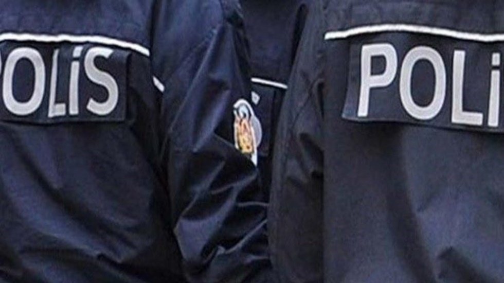 Eşcinsel olduğu için İhraç edilen polis: Özel hayatımdan kime ne?