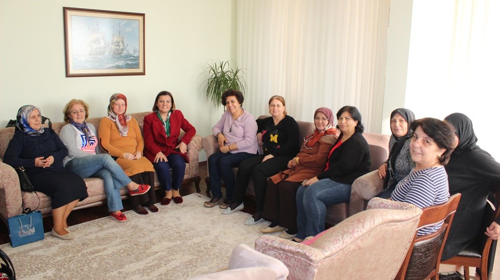 ‘Kadın kadının yurdudur’ diyen Hürriyet, kadınlardan ayrı ilgi görüyor