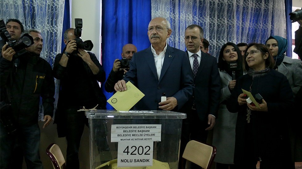 Kemal Kılı&ccedil;daroğlu oyunu kullandı