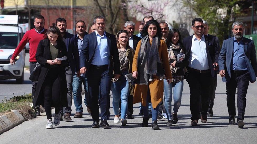 Özgen Nama: Ben Samandıra’nın kırmızı çamurunda büyümüş biriyim