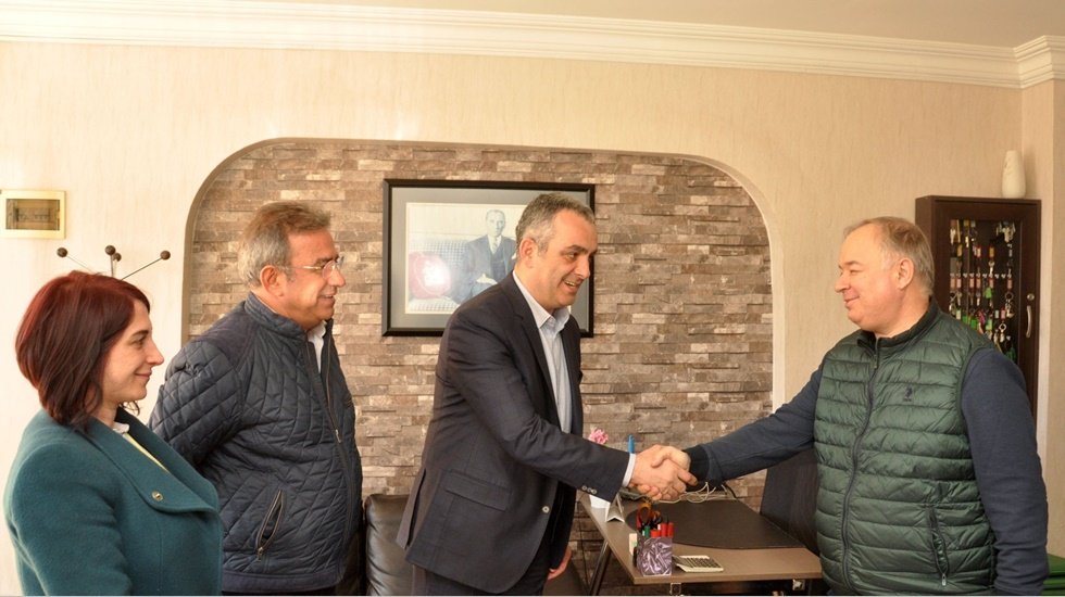 Semih Esen'den çok iddialı vaat: 'Kutsal siyasetçilerin saltanatını yıkacağız'