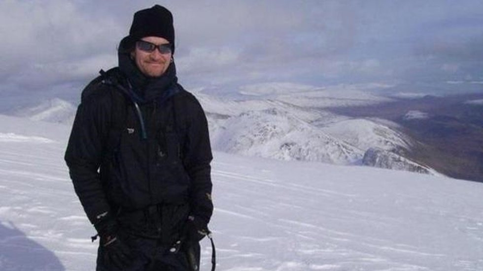 'Sevgilim sandığım kişinin hayatımı gözetleyen gizli bir polis olduğunu öğrendim'