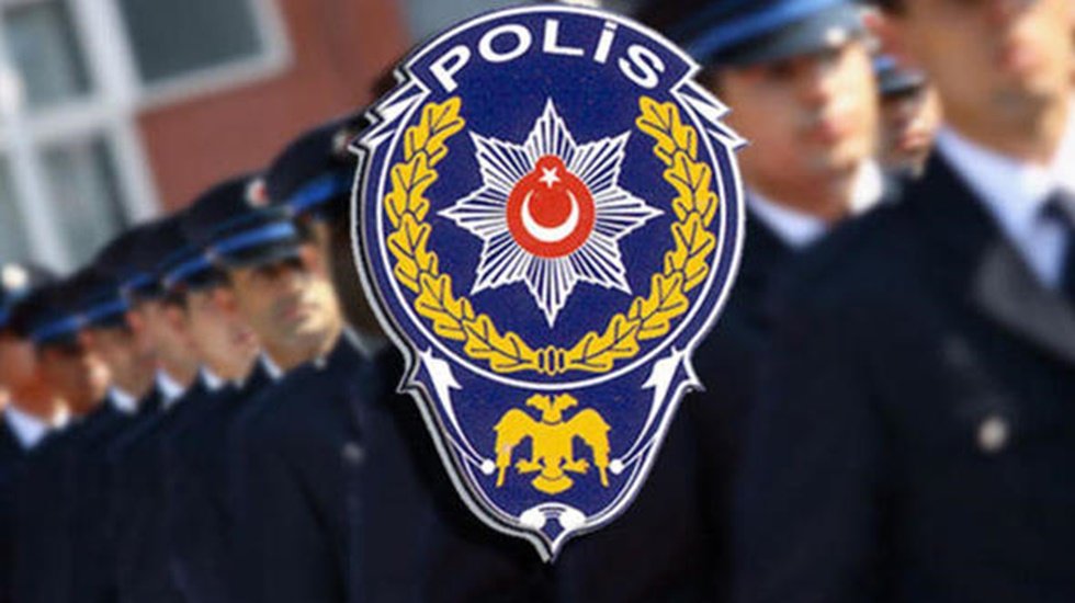 Soruları çalarak komiser olan 1500 polise 9 yıllık maaş cezası