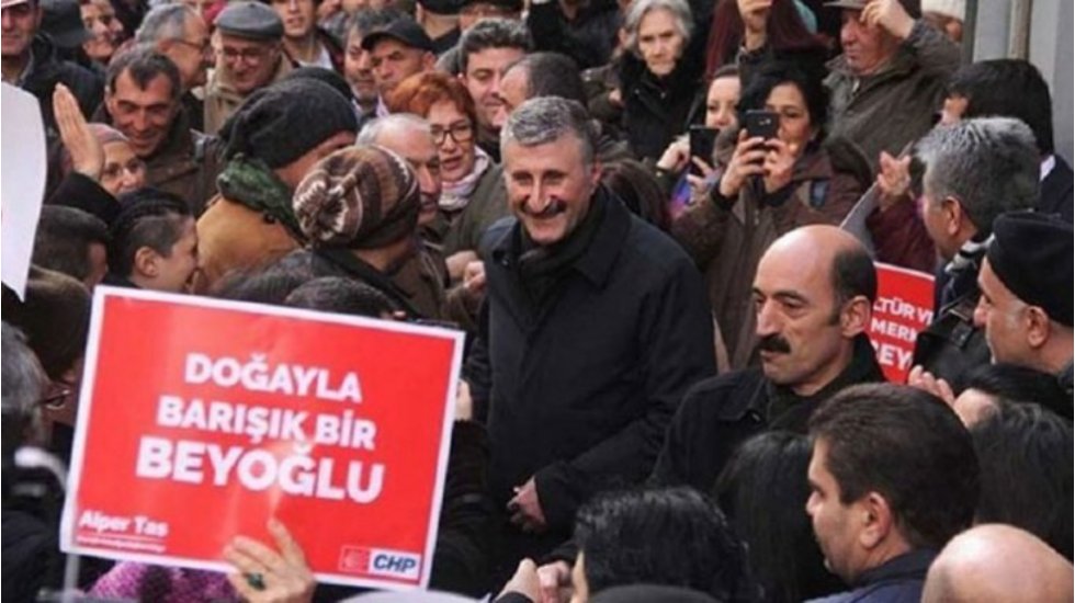 Sosyalist Alper Taş'a MHP'li vatandaş desteği