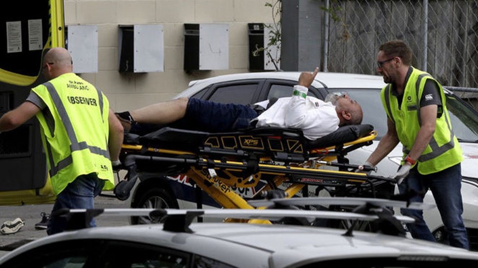 Vahşet: Yeni Zelanda'da iki camiye silahlı saldırı... 40'ın üzerinde ölü var