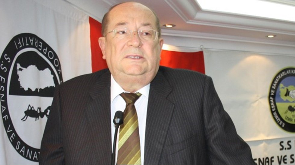 &ldquo;AK Parti&rsquo;ye oy vermeyeni Allah &ccedil;arpar&rdquo;  diyen H&uuml;ni'de yalnız kaldı