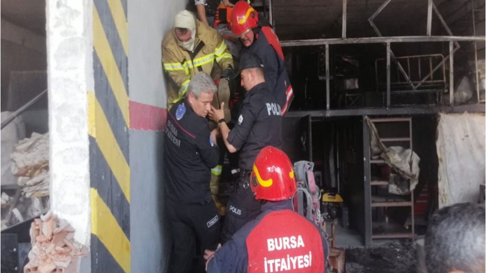 Bursa'da Otosansit Sanayi Sitesi'nde patlama: 3 &ouml;l&uuml;, 2 yaralı