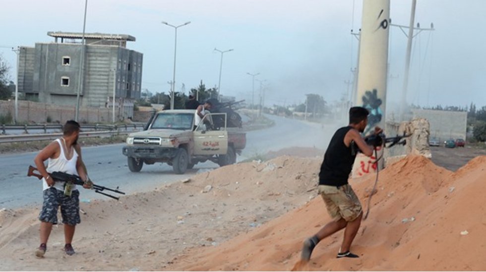 &Ccedil;atışmaların devam ettiği Libya'da &ouml;l&uuml; sayısı artıyor