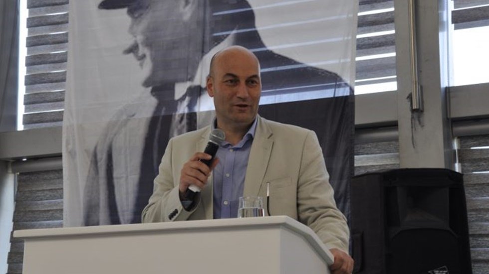 AKP, yolsuzluk ve r&uuml;şvet ile anılan saraya yakın iş adamlarının yurtdışına ka&ccedil;ışını izliyor