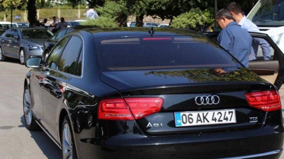 CHP'li  Başkanlar Milyonluk makam araçlarını kullanmıyor