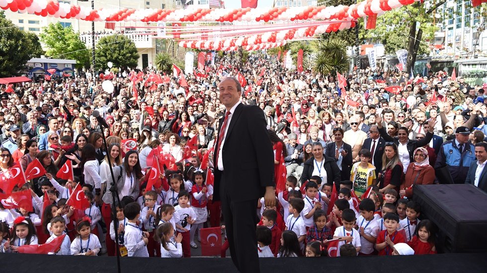 Cumhuriyet çocukları 23 Nisanı doyasıya kutladı
