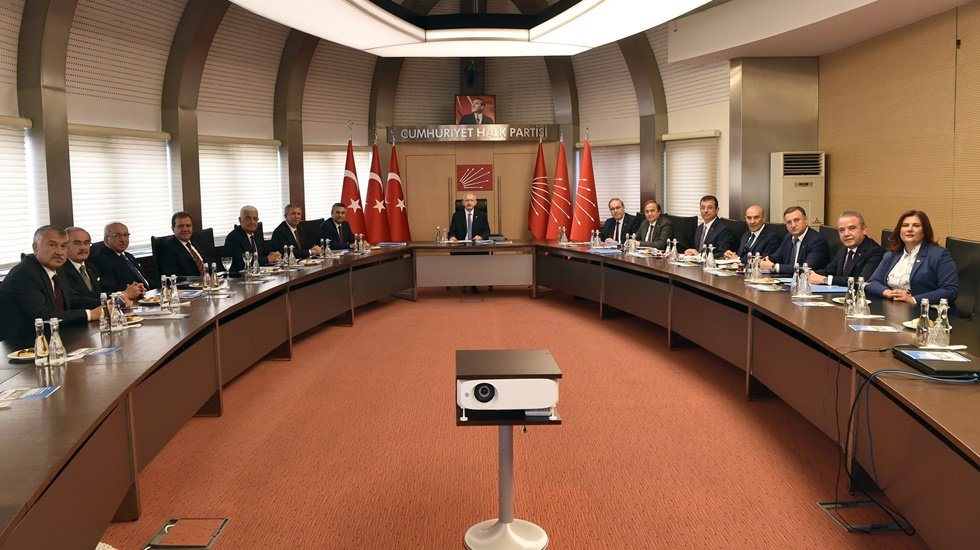 Kılıçdaroğlu, CHP’li Büyükşehir Belediye Başkanları ile toplandı