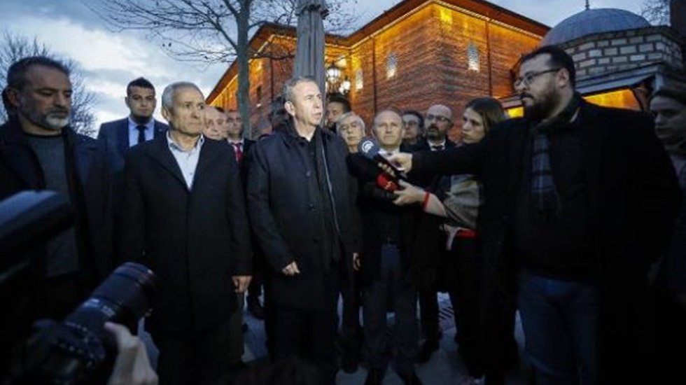 Mansur Yavaş Hacı Bayram türbesini ziyaret edip, 'Hadi Bismillah, başlıyoruz' dedi