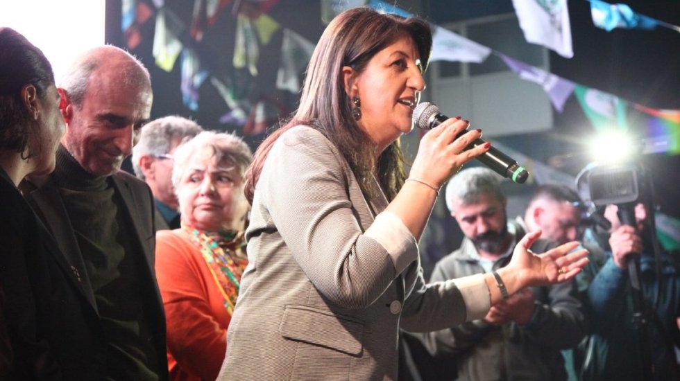 Pervin Buldan'dan balkon konuşması: Şırnak&rsquo;ı kaybetmedik, Şırnak gasp edildi