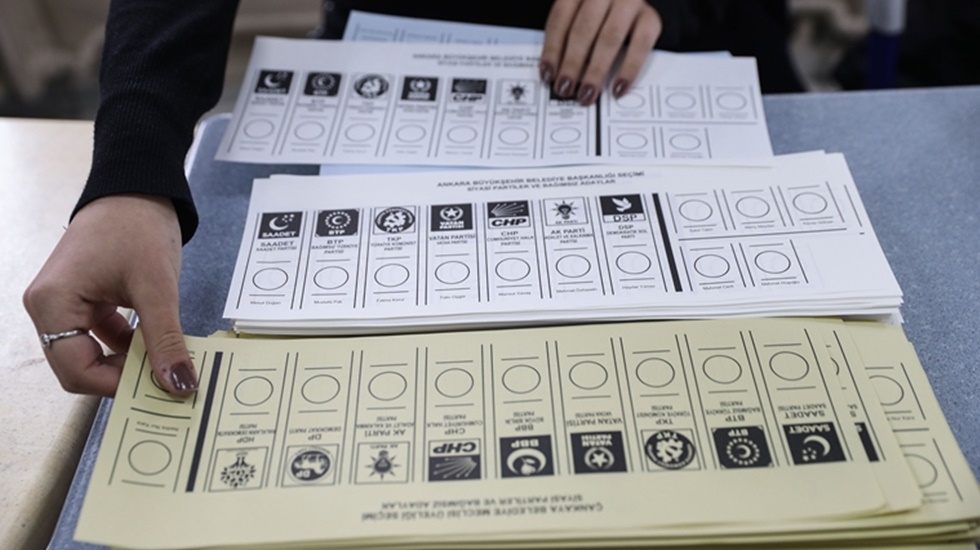 4 tane oy pusulasının olması yoğunluklara neden oluyor...