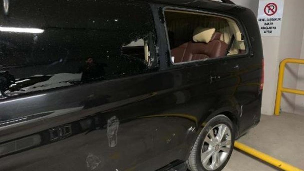 Saldırı sonrası Kılı&ccedil;daroğlu'nun aracı, bu hale geldi