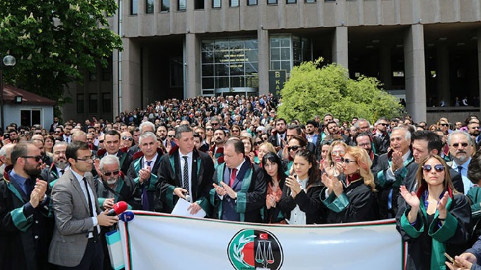 49 barodan, YSK kararına tepki: Tarihimizde kara bir leke olarak yerini alacaktır
