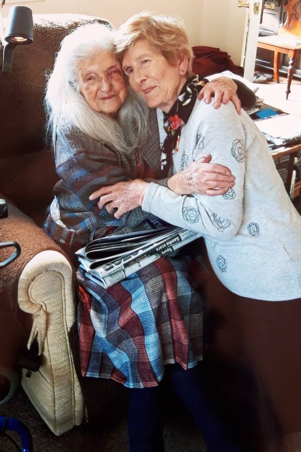 https://yenisoluk.com/uploads/2019/05/Eileen Makcen22