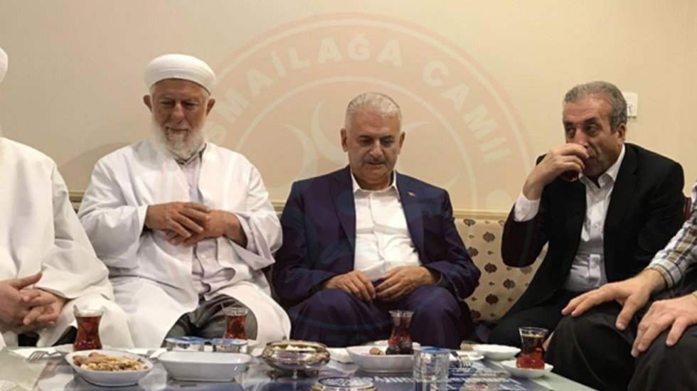 Binali Yıldırım, İsmailağa Cemaati'nden destek istedi