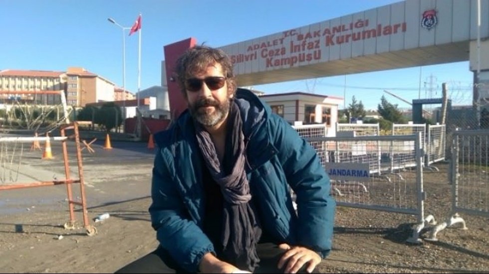Deniz Yücel: Cezaevinde 3 gün boyunca işkence gördüm