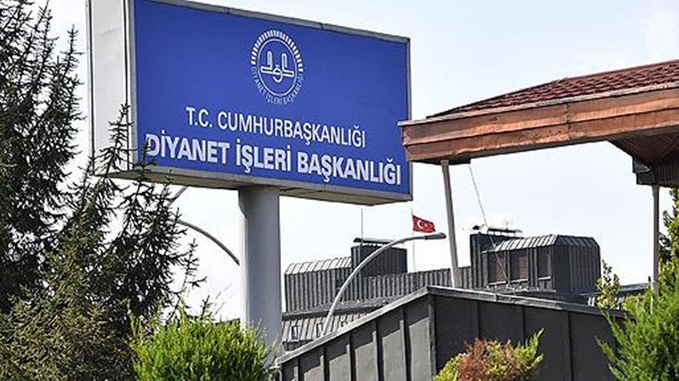 Diyanet'ten eski personeli hakkında a&ccedil;ıklama: 'Gayriahlaki ilişkileri nedeniyle g&ouml;revine son verildi'