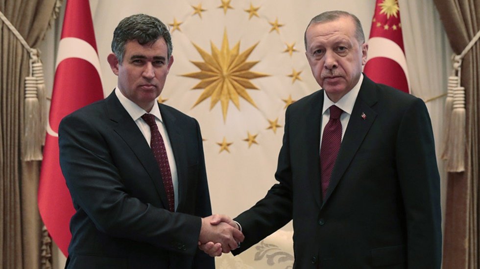 Eski T&uuml;rkiye Barolar Birliği Başkanı Metin Feyzioğlu, KKTC B&uuml;y&uuml;kel&ccedil;iliğine atandı