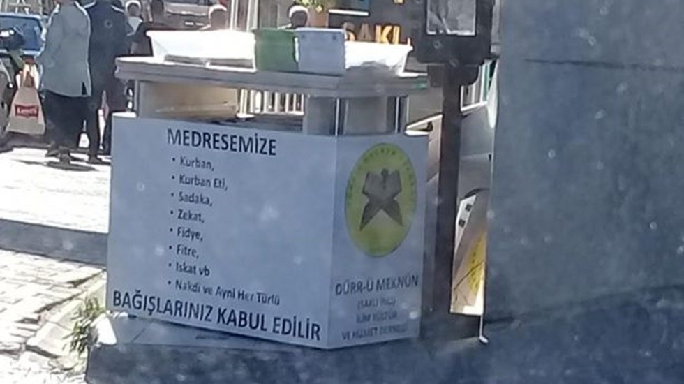 Sarıyer&rsquo;de 'medreseye bağış' masası