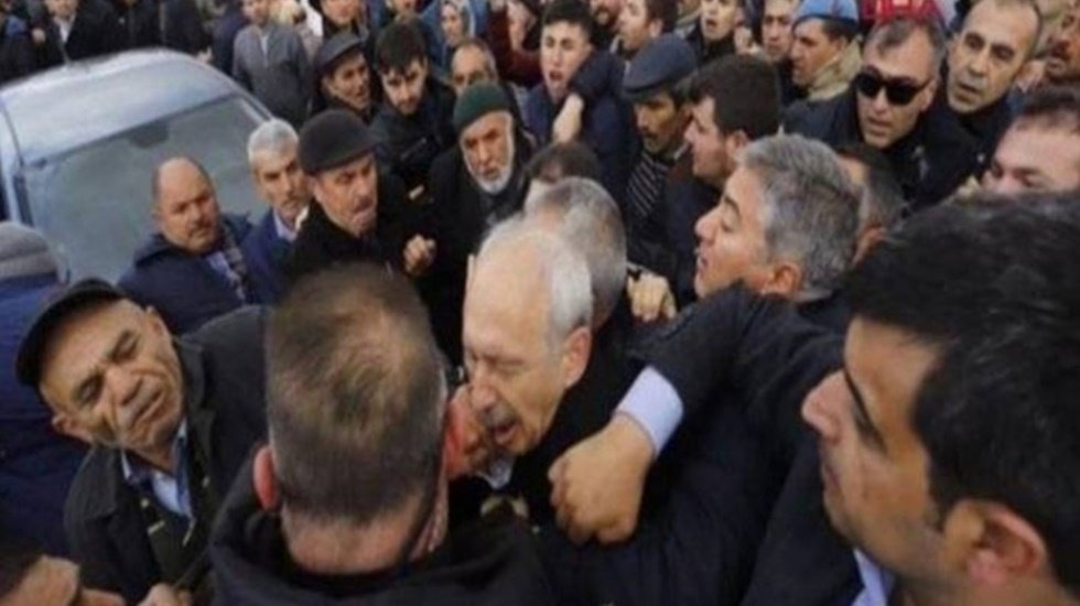 Savcı: Kılı&ccedil;daroğlu'na saldıran Osman Sarıg&uuml;n&rsquo;&uuml; ter&ouml;rden alın, bırakın