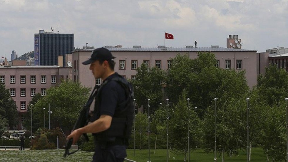 Tanal&rsquo;dan Meclis Başkanı Şentop&rsquo;a: Meclise silahla girenleri a&ccedil;ıklayın!