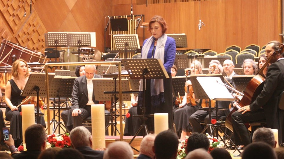 Uğur Mumcu’nun anısına bestelenen eserler dakikalarca ayakta alkışlandı