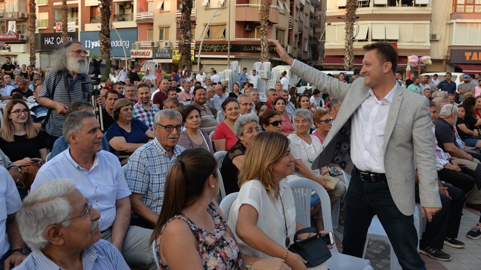 Aksoy: &ldquo;&Ouml;n&uuml;m&uuml;ze engeller koyabilirler, biz halkımıza hizmete devam edeceğiz&rdquo;