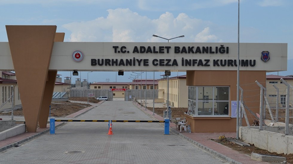 Avukatlara tıraş işkencesi: 2 Aydır berber yok&hellip;