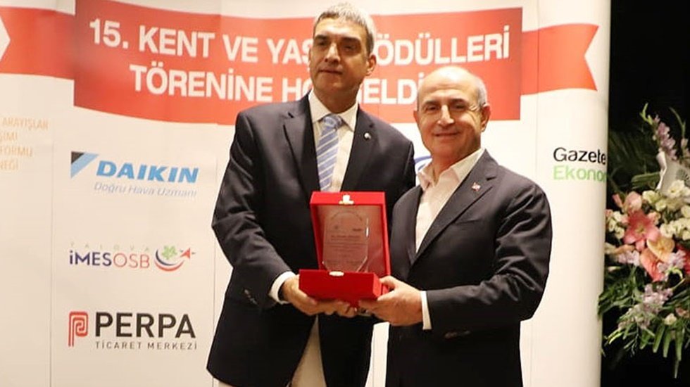 Başkan Akgün’e “En Başarılı Belediye Başkanı Ödülü”
