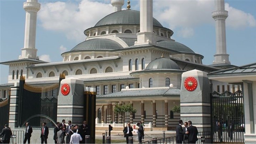 Camiler a&ccedil;ılıyor: Erdoğan tarih verdi