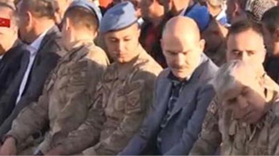 Canlı yayında namazı da birbirine karıştırdılar