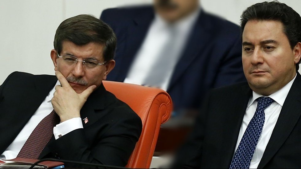 Davutoğlu'na yakın kaynaklara göre, Babacan-Davutoğlu birleşecek mi?