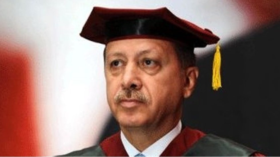 Erdoğan'dan kadın &uuml;niversitesinde kararlı: Y&Ouml;K başkanına hatırlatıyorum, &ccedil;alışmanı buna g&ouml;re yap