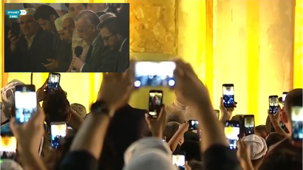 Erdoğan, İstanbul Valisi, İBB Başkan Vekili ve AKP İstanbul İl Başkanı Yenikapı'daki teravih namazına katıldı