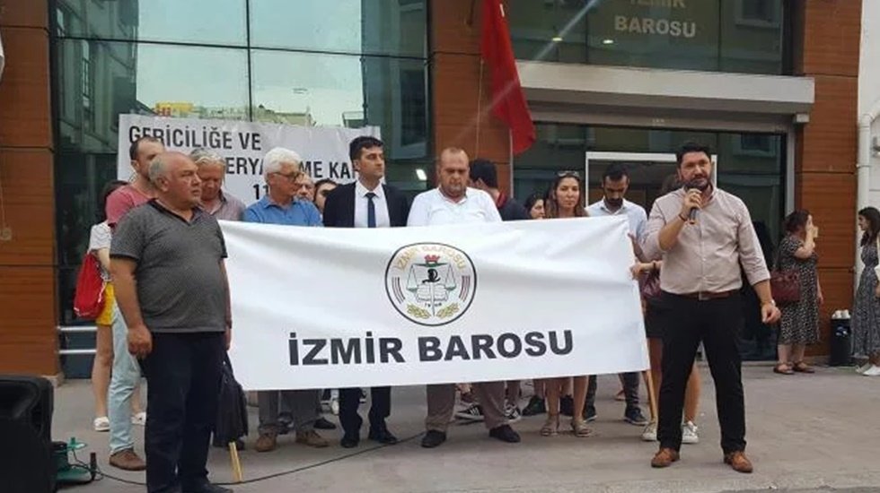 İzmir&rsquo;li 250 avukat se&ccedil;im g&uuml;venliği i&ccedil;in İstanbul'da