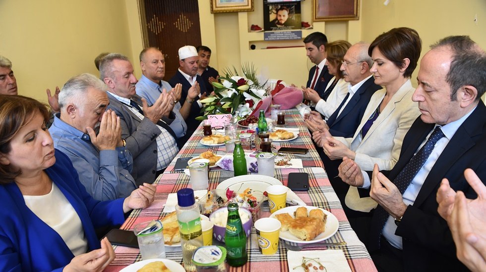 Kılı&ccedil;daroğlu, 15 Temmuz şehidi Fatih Satır&rsquo;ın ailesini ziyaret etti