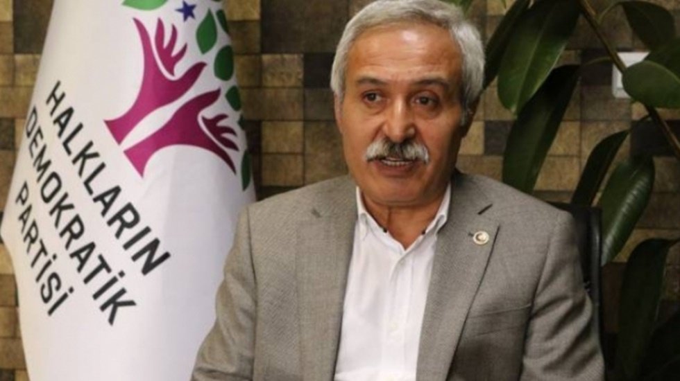 G&ouml;revden alınan Diyarbakır Belediye Başkanı Sel&ccedil;uk Mızraklı g&ouml;zaltına alındı