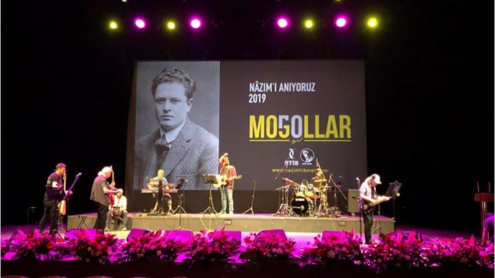 N&acirc;zım Hikmet, &ouml;l&uuml;m&uuml;n&uuml;n 56. yılında Moskova'da anıldı