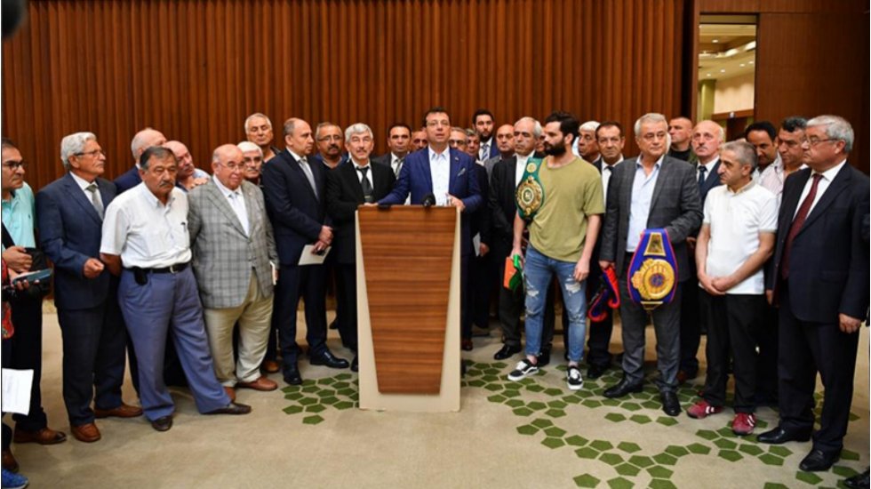 &Uuml;lk&uuml;c&uuml;lerden İmamoğlu'na tam destek