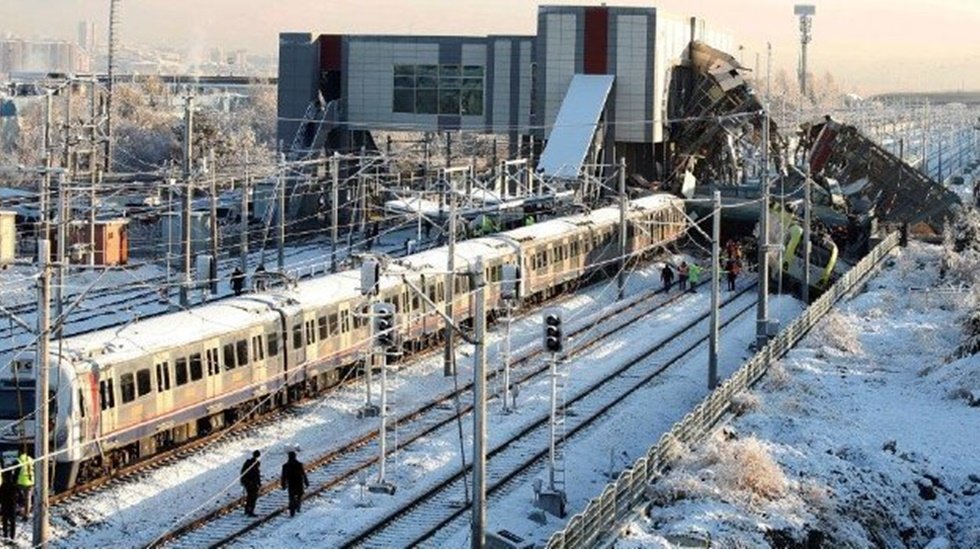 9 kişinin hayatını kaybettiği kazadaki kusurlu y&ouml;neticiler beraat etti