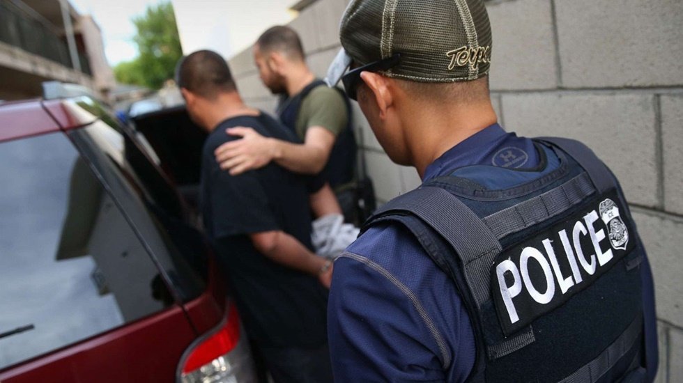 ABD yasa dışı g&ouml;&ccedil;menlere y&ouml;nelik baskınları artırmaya başladı