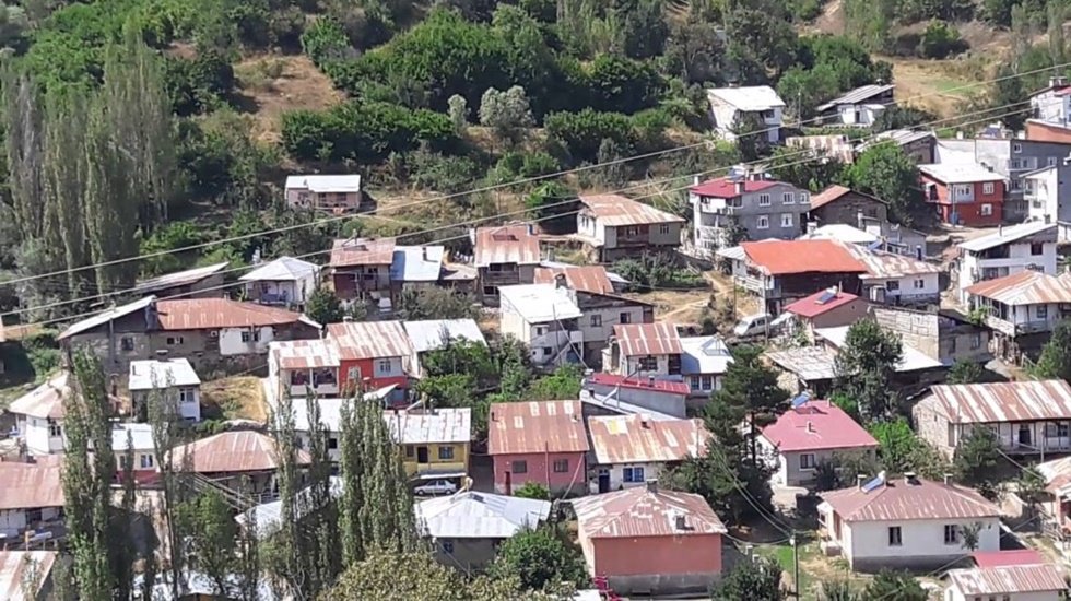 Alevi Ziyaretg&acirc;hının olduğu k&ouml;ye yapılmak istenen mermer ocağı Meclis g&uuml;ndeminde