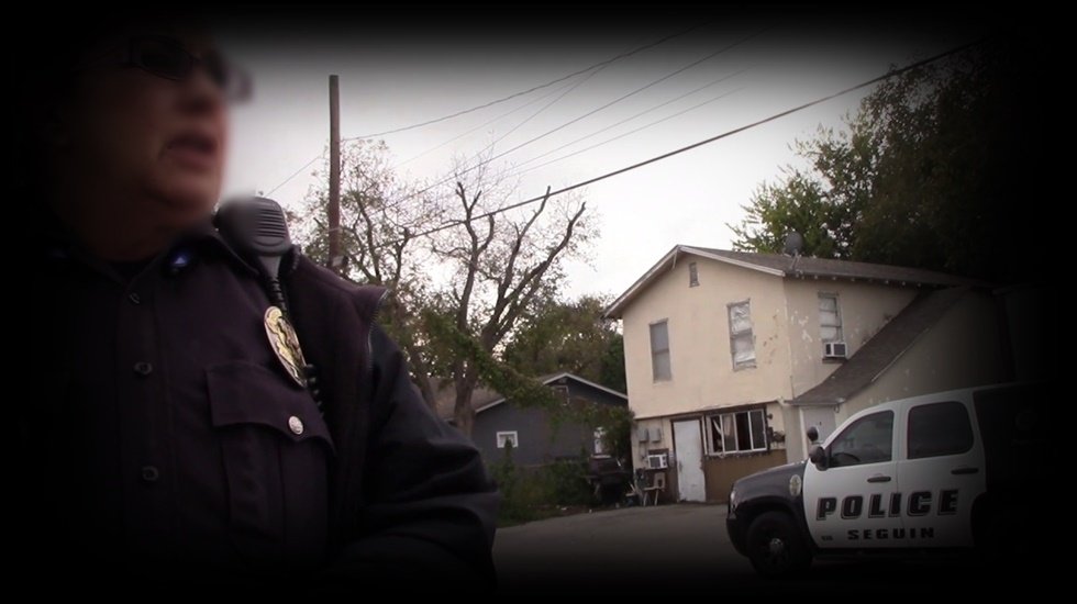 Annesinin cesediyle 3 yıl yaşayan kadına g&ouml;zaltı