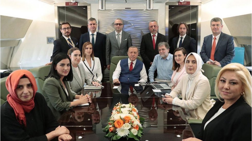 Ahmet Hakan: "Hadi len oradan"