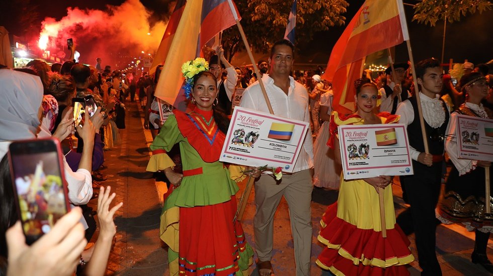 Bu karnaval Rio'ya parmak ısırtır